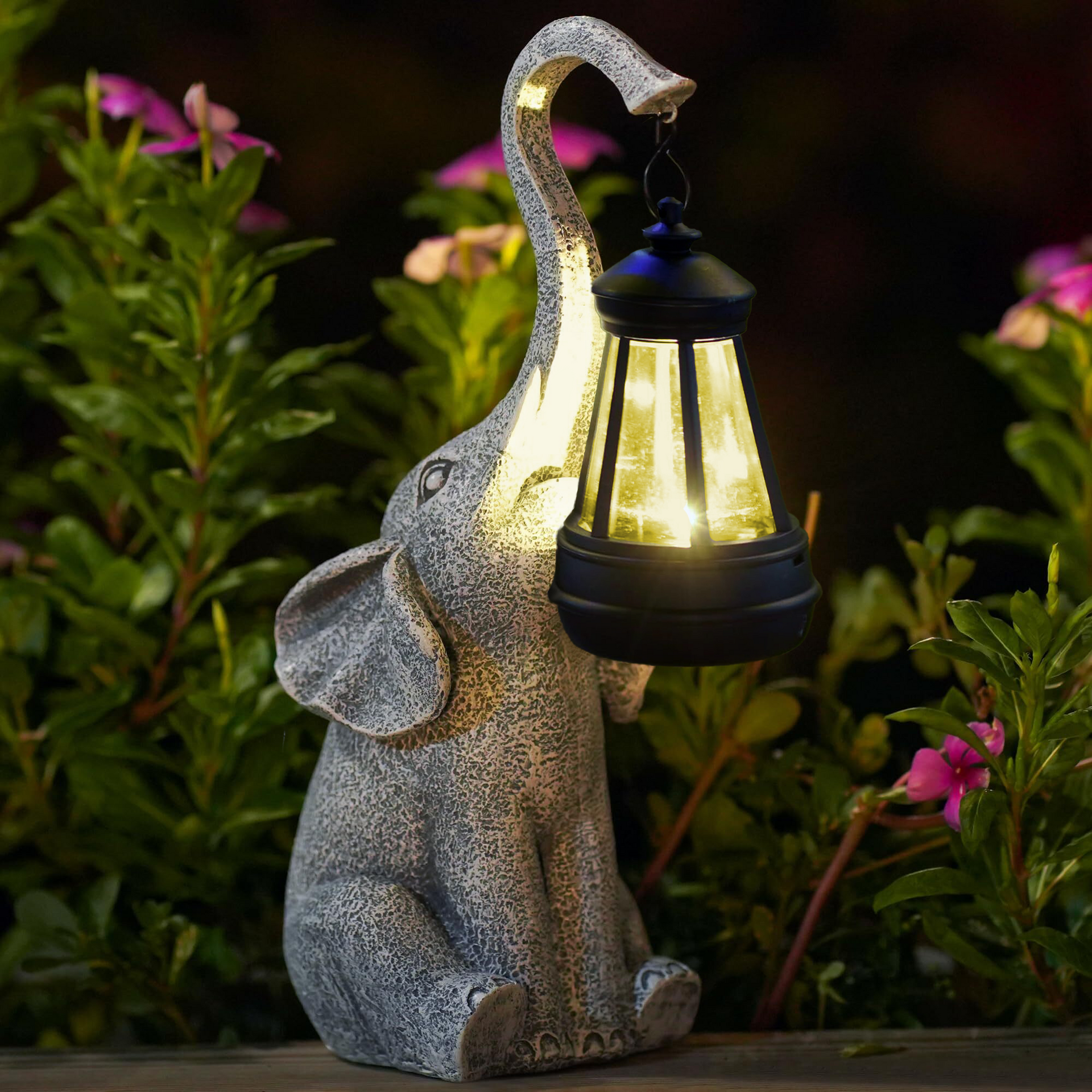 Gentle Elephant Outdoor Lamp